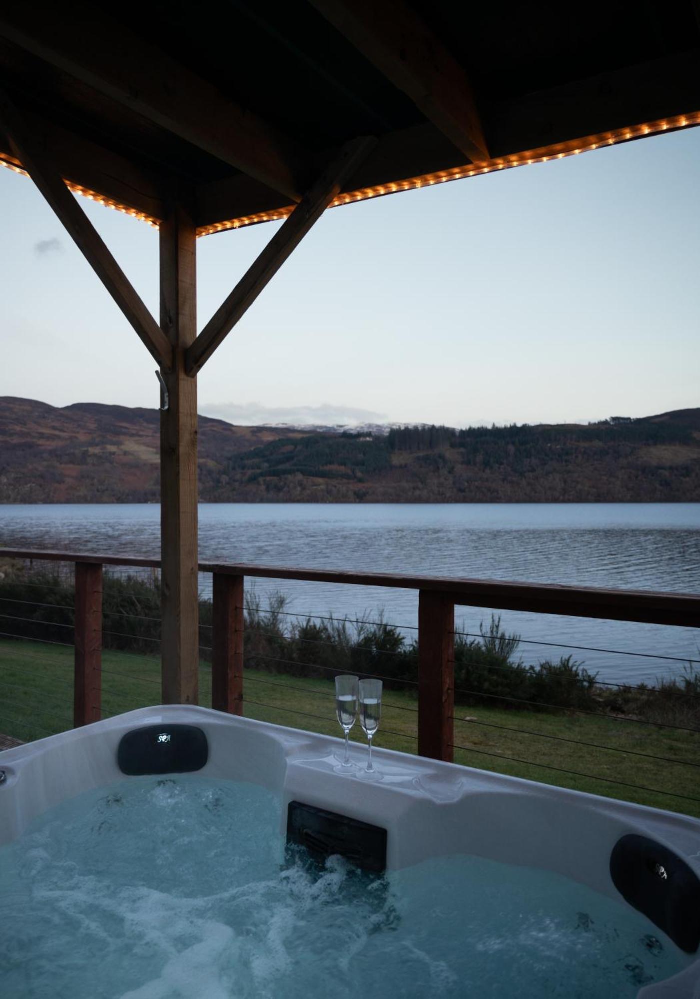 Shoreland Lodges - Cherry Lodge Fort Augustus Exteriör bild