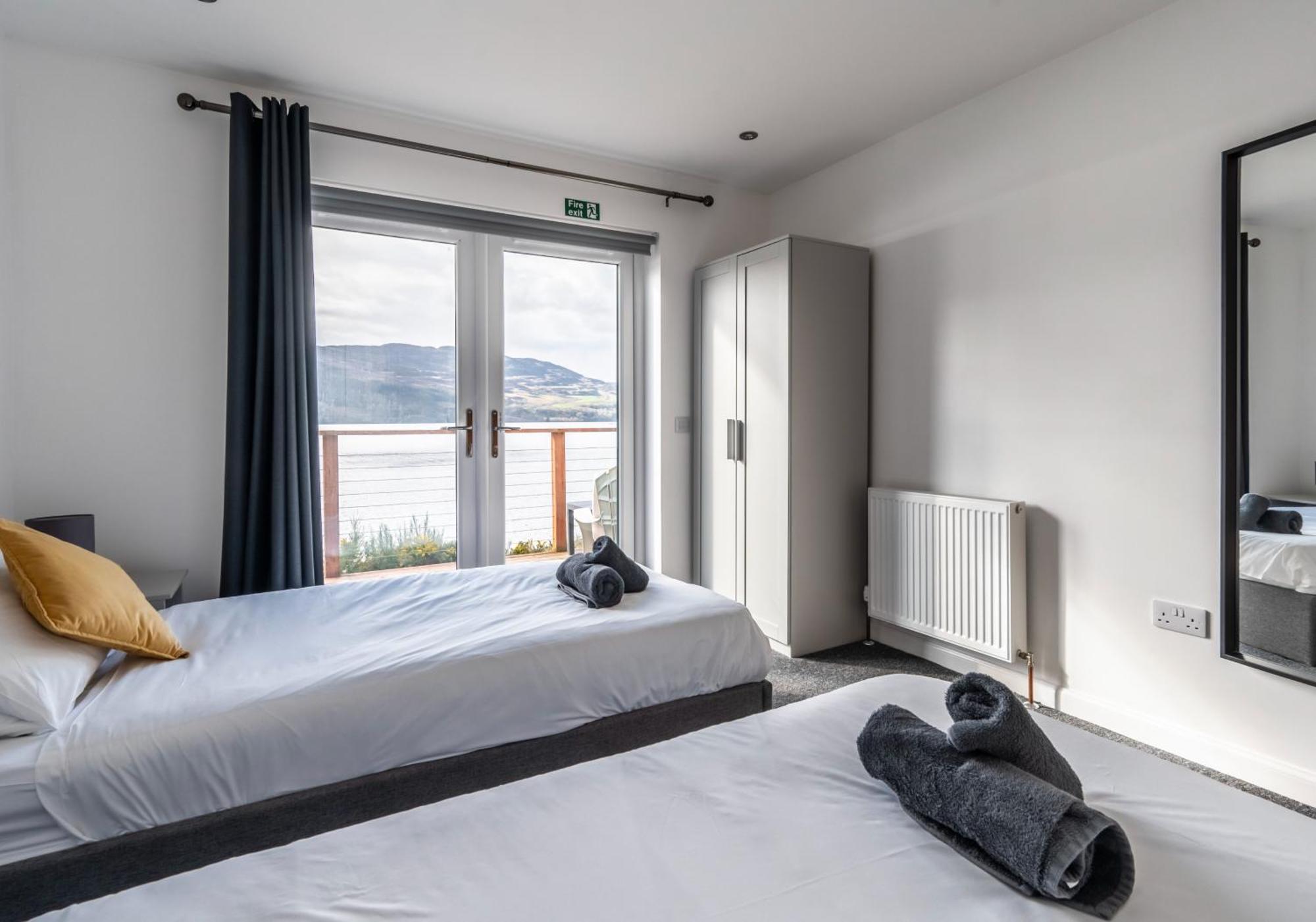 Shoreland Lodges - Cherry Lodge Fort Augustus Exteriör bild