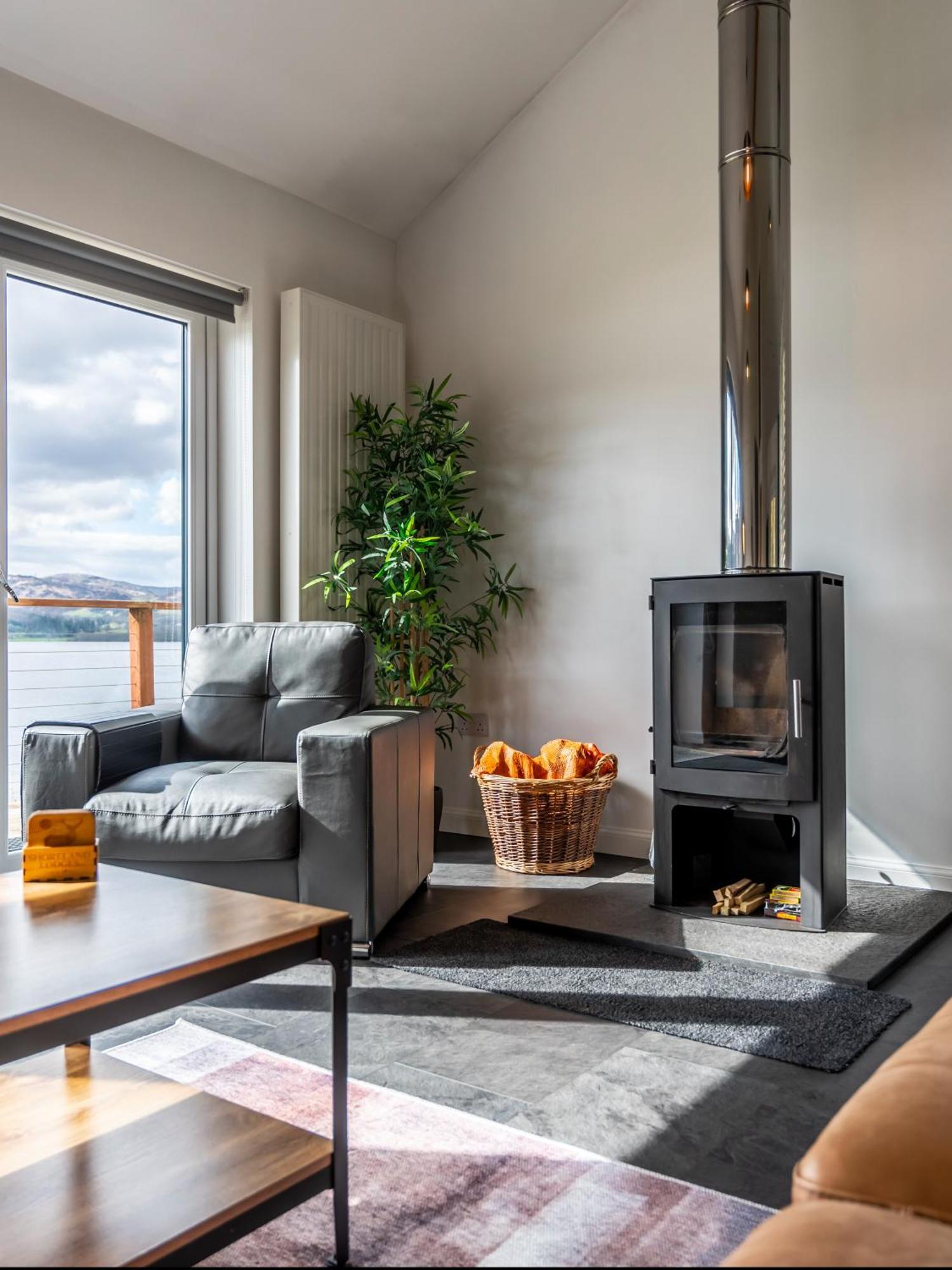 Shoreland Lodges - Cherry Lodge Fort Augustus Exteriör bild