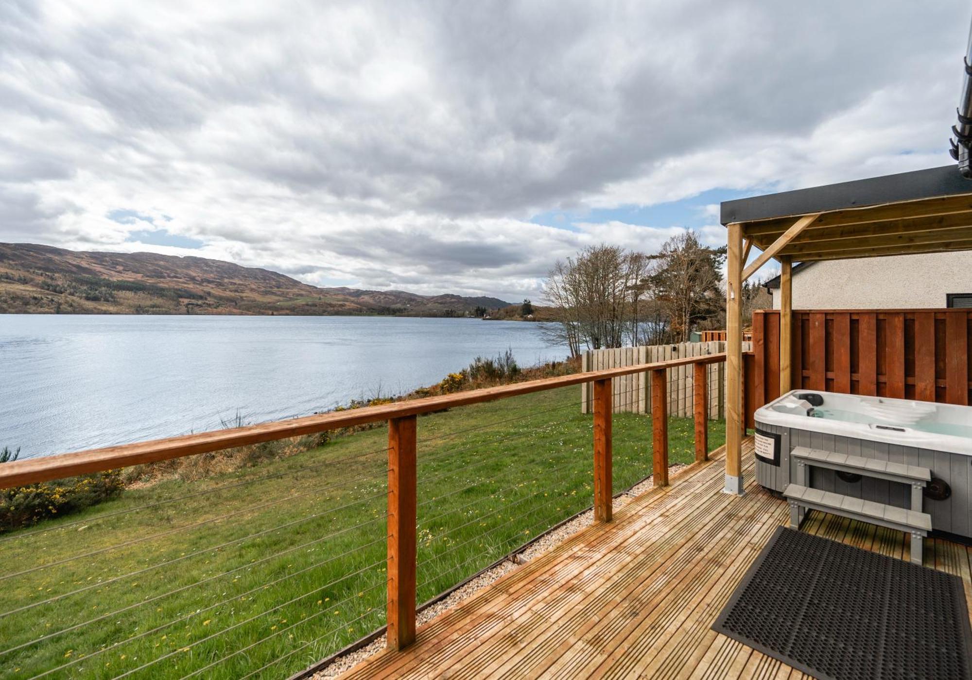 Shoreland Lodges - Cherry Lodge Fort Augustus Exteriör bild