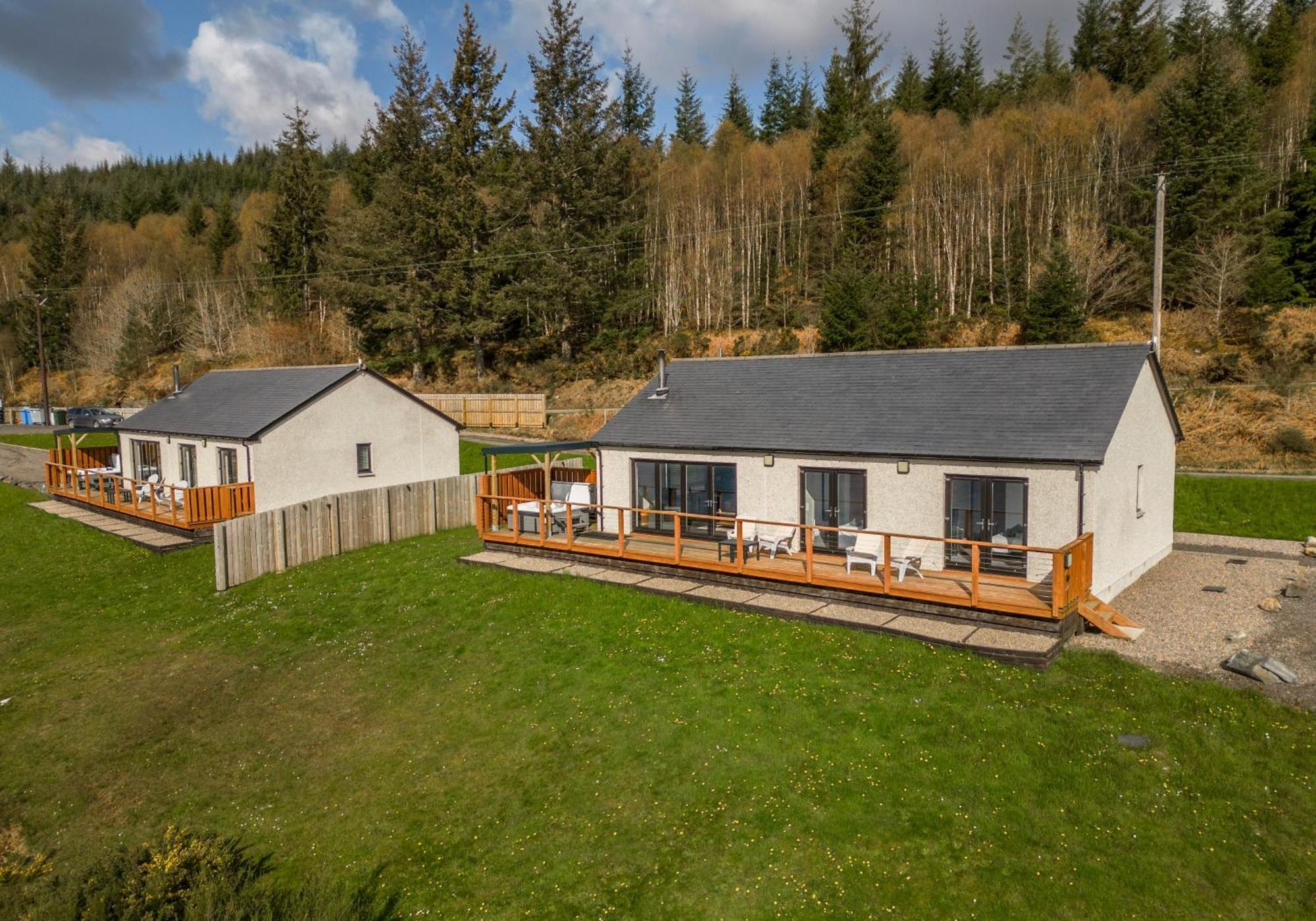 Shoreland Lodges - Cherry Lodge Fort Augustus Exteriör bild
